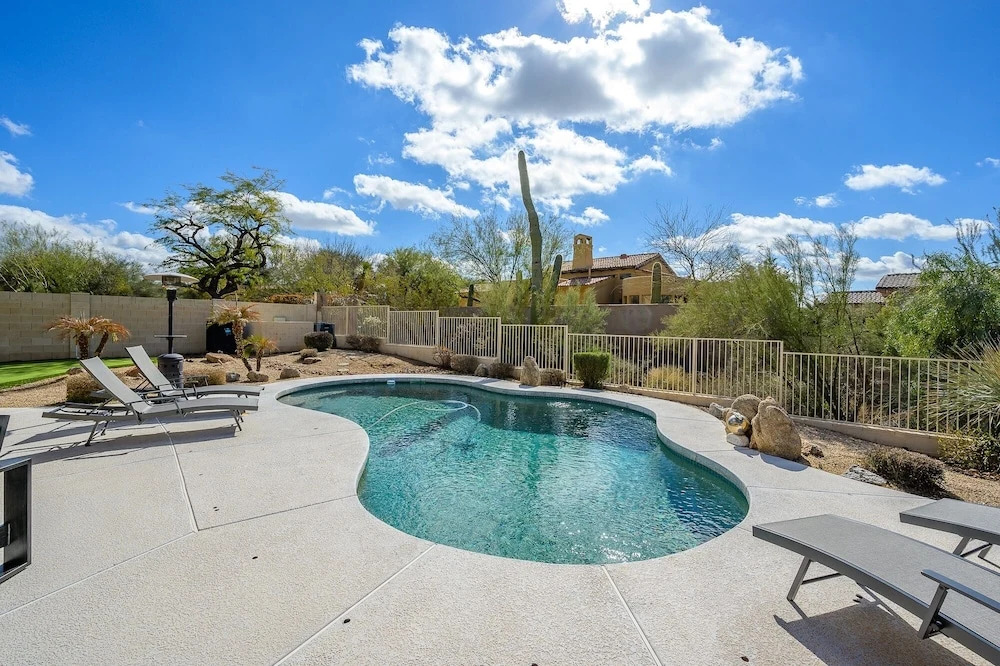 Casa Pinnacle 3 Bedroom Home by RedAwning