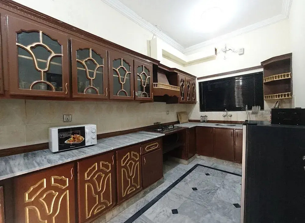 Room-room 13 Serene Retreat in Rawalpind