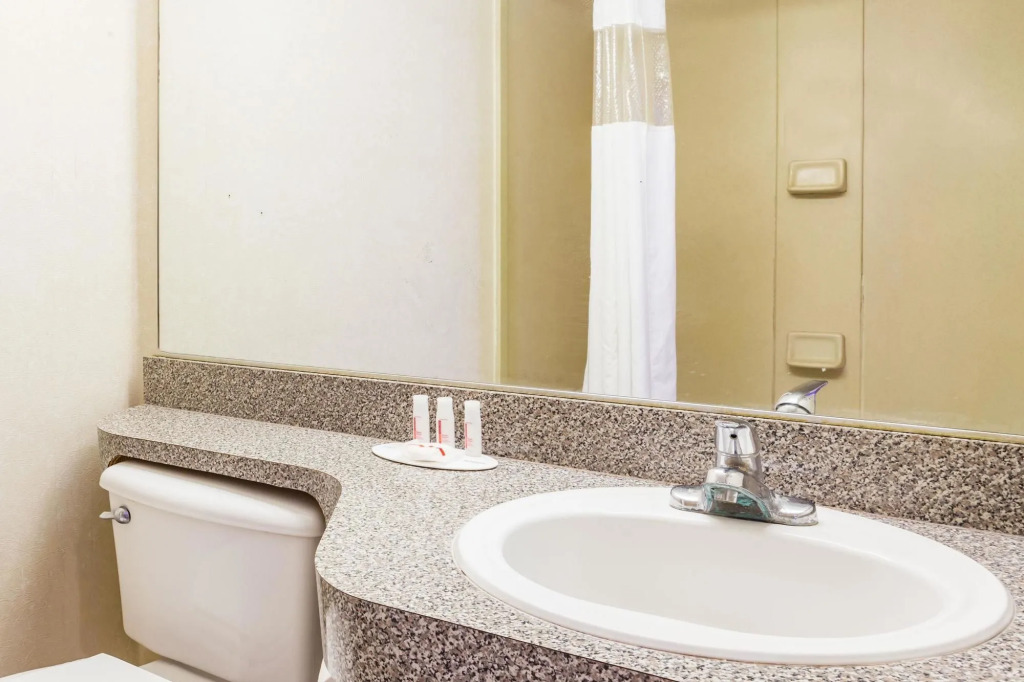 Motel 6 Lake City, FL   Medical Center