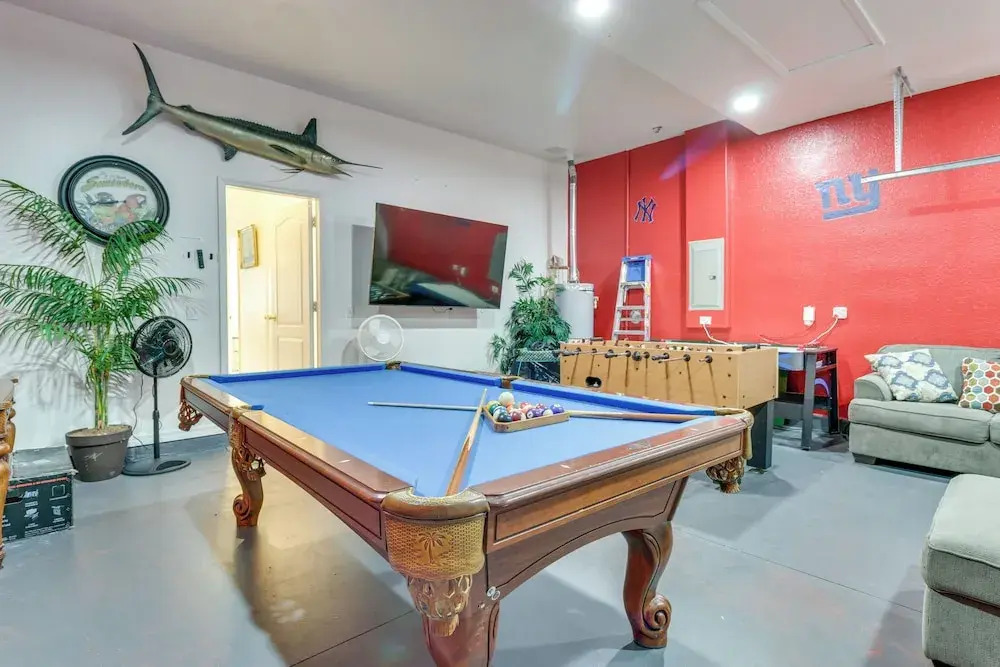 Lanai & Pool: Spacious Villa Near Disney
