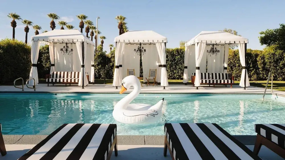 Hotel El Cid by AvantStay 16 OCC Full Hotel Buyout in Palm Springs w Pool