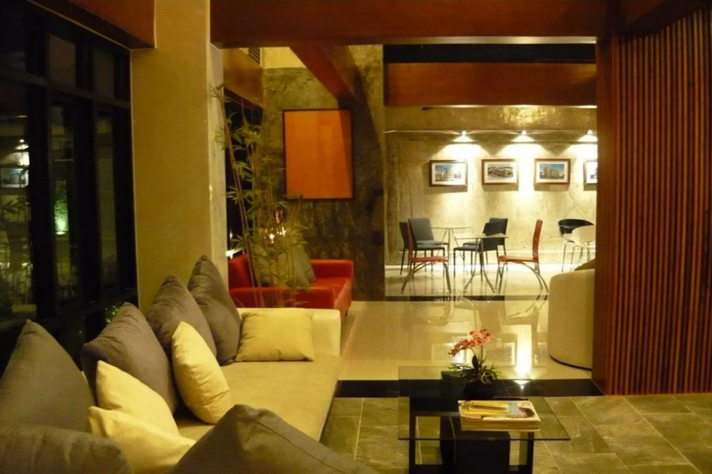 Izen Budget Hotel & Residence