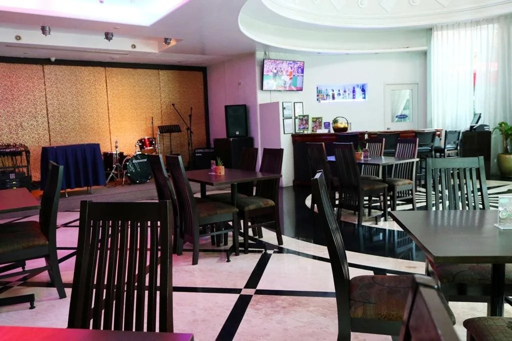 Oxford Suites Makati