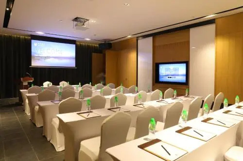 UrCove by HYATT Guangzhou Canton Tower Exhibition Center-Registration Counter for Phase 1 and Free Shuttle Bus Available during Canton Fair