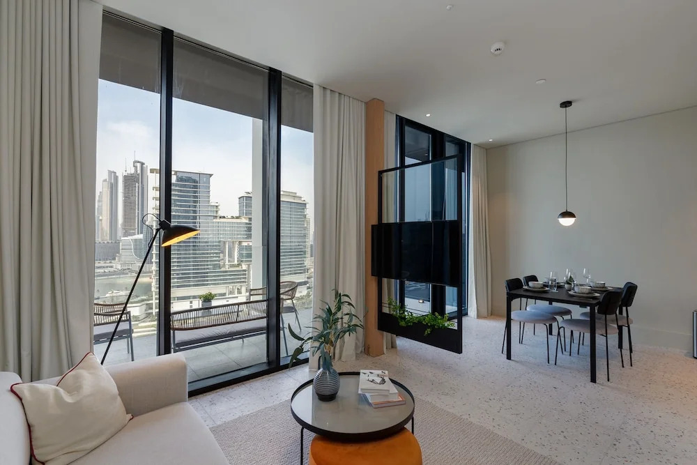 Sleek Business Bay Studio Burj View Balcony