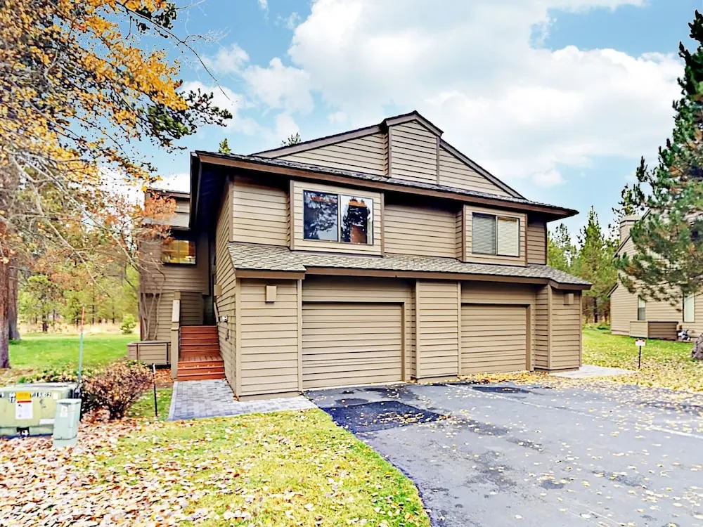 20 Fairway Village Condos 3 Bedrooms 2.5 Bathrooms Condo