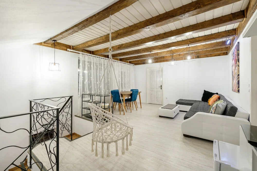 Tropica Home with Barbeque & Ciubar