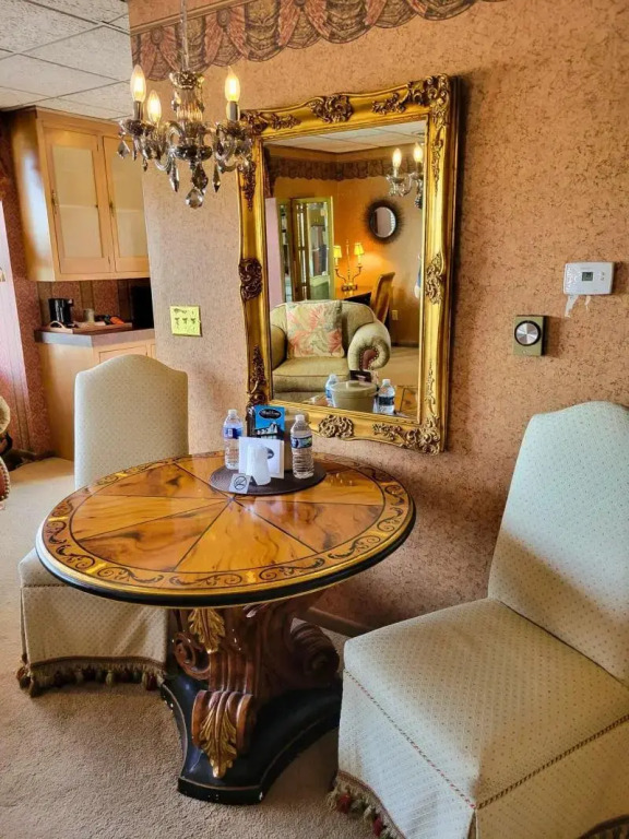 Altland House Inn & Suites