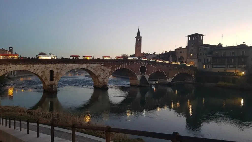 Palazzo Ponte Pietra