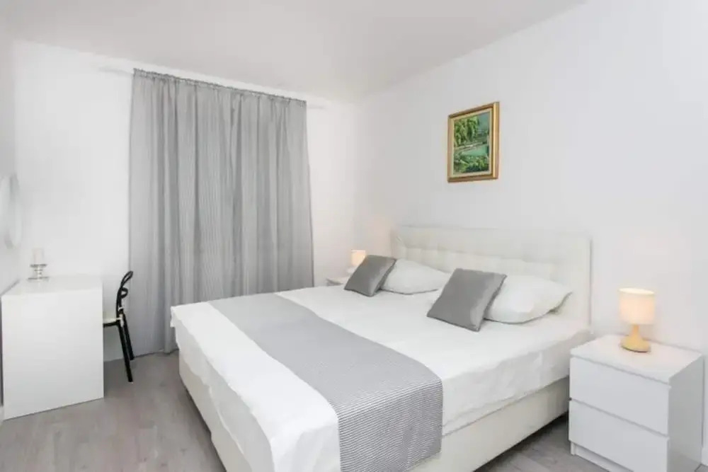 Apartment Dupcic - Two Bedroom Apartment With Balcony