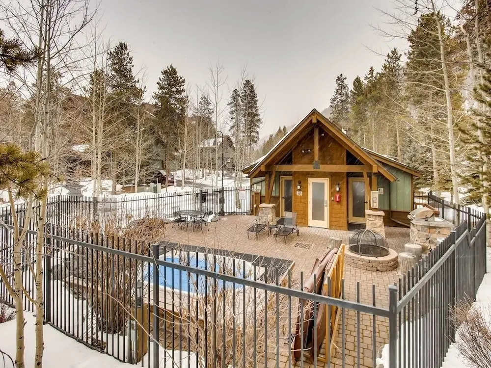 Fun And Relaxation In A Mountain Vacation Getaway 3 Bedroom Home by RedAwning
