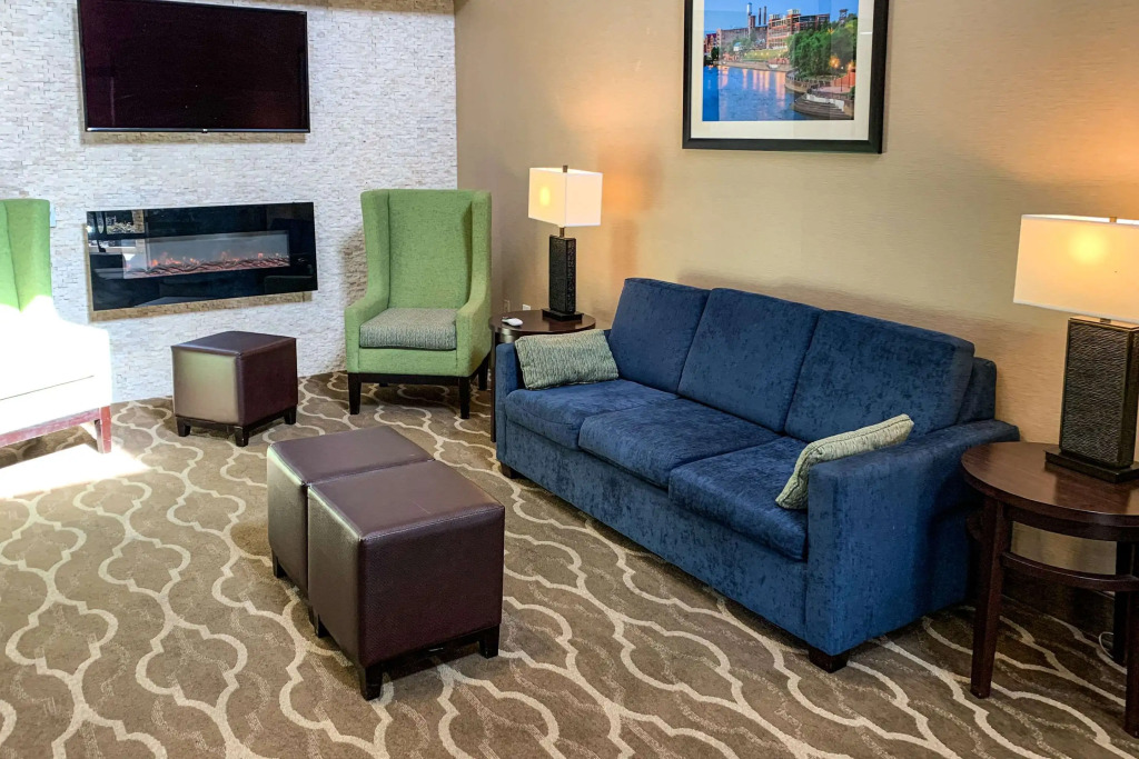 Comfort Suites Columbus State University Area