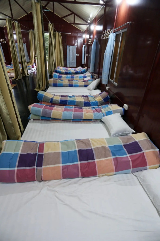 Green Hill Hostel & Tour