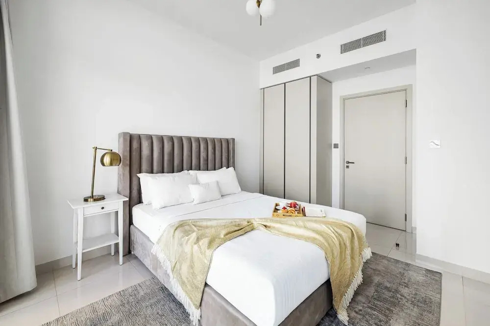2BR Beachfront Gem with Dazzling Views of the Palm