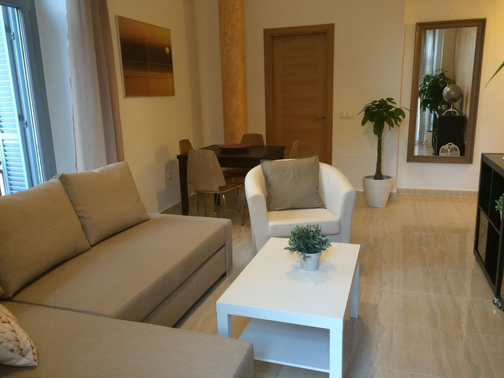 Life Apartments Alameda Colón
