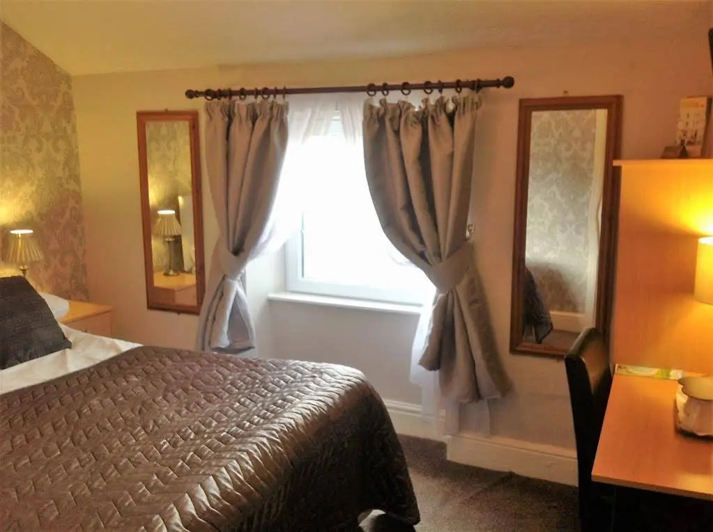 The Clovelly Hotel