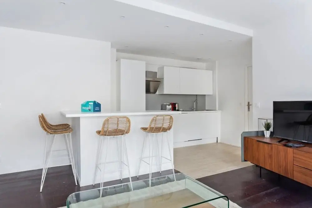Modern Cosy 1-Bed Apartment Sleeps 6, in Paris