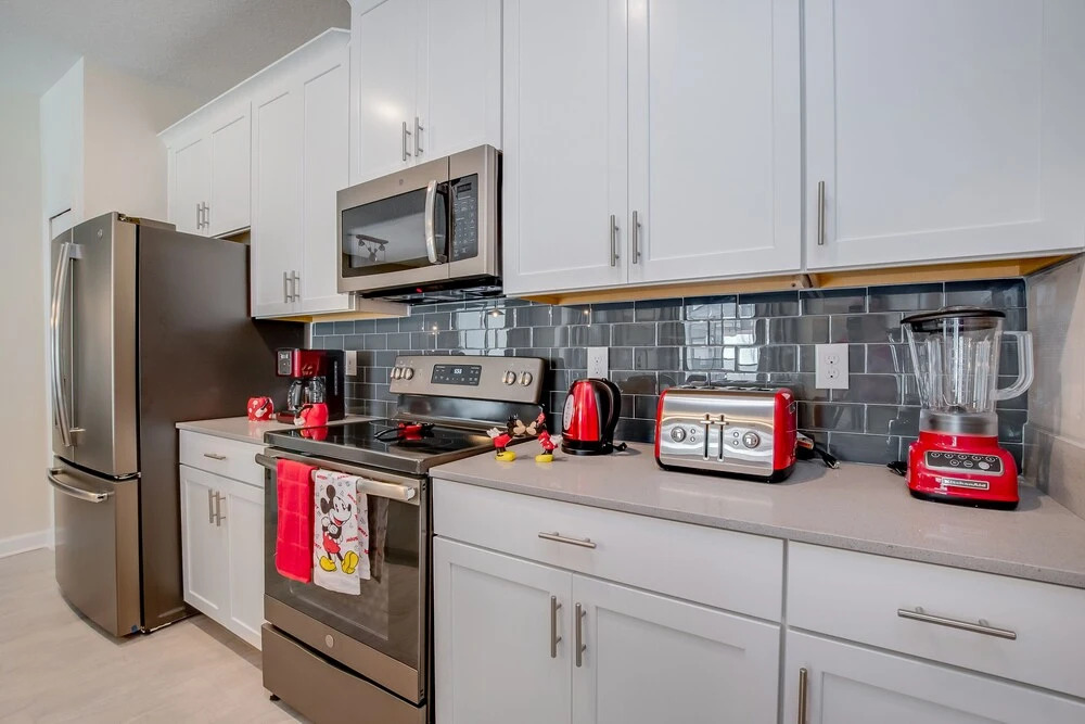4 Bedroom Town Home with Pool
