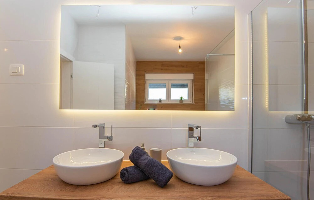 Amazing Home in Zaboric With 4 Bedrooms, Wifi and Outdoor Swimming Pool