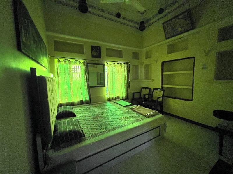Nukkad Guest House Near Lake Pichola