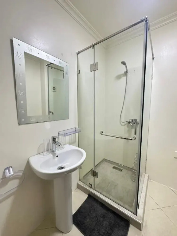 SHRTSTAYS Guesthouse