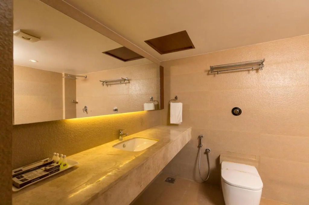 Grand Plaza Suites