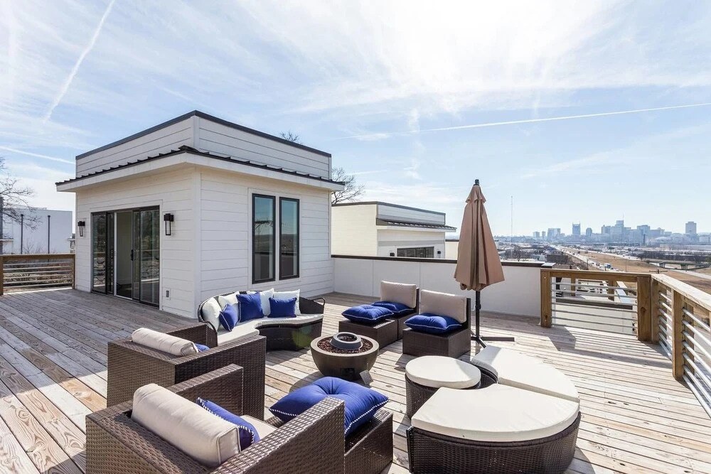 Modern 6 BED Luxury Home Skyline Views by Domio