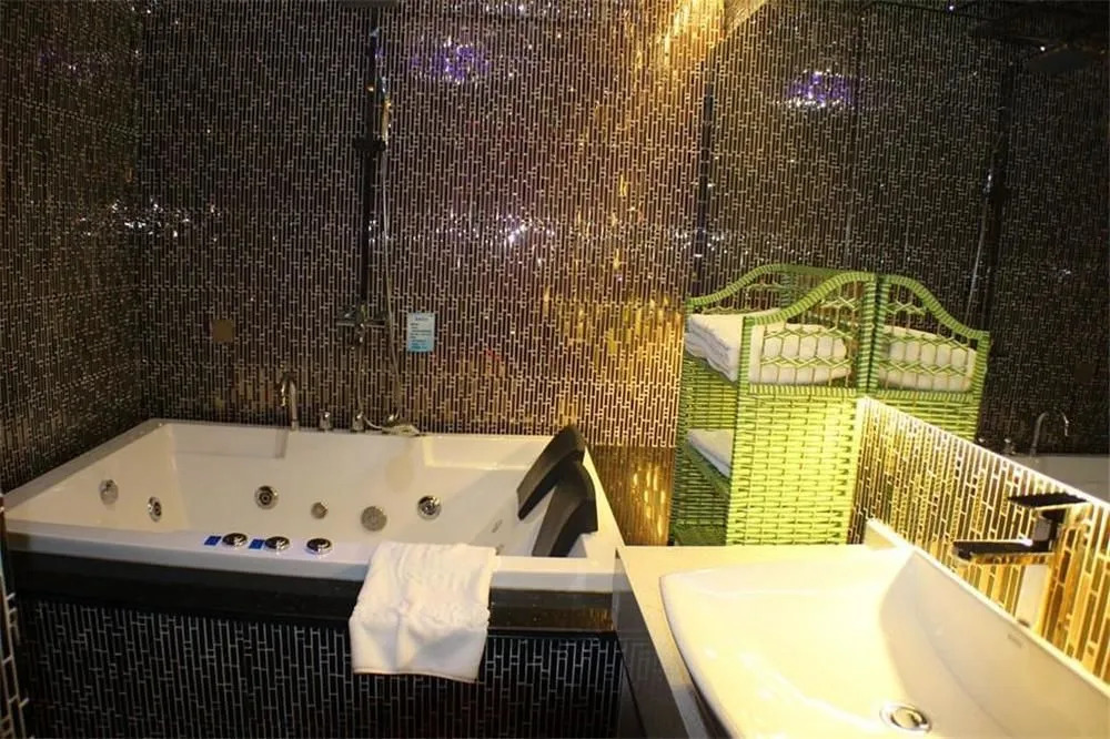 Yimi Collection Hotel (Shanghai Xizang North Road Subway Station)