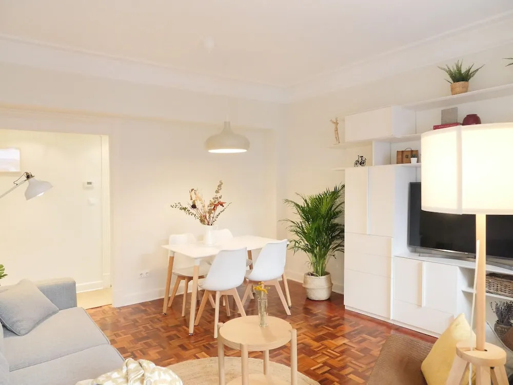 Charming and Stone Throw to Guggenheim & Old Town