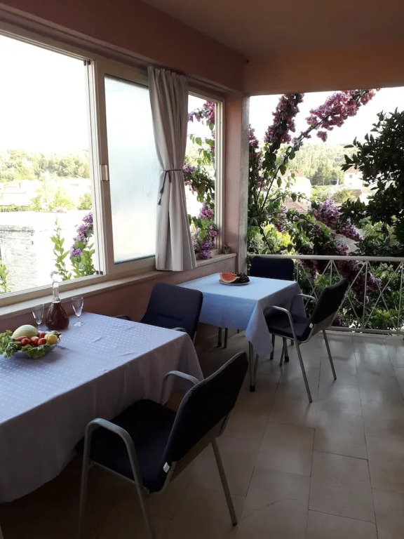 Guest House Roza