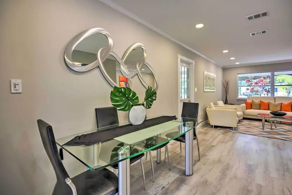 Sunny Sarasota Home w/ Yard < 2 Mi to Downtown!