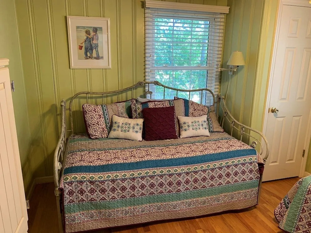 Carriage House #64613 4 Bedrooms 3 Bathrooms Home
