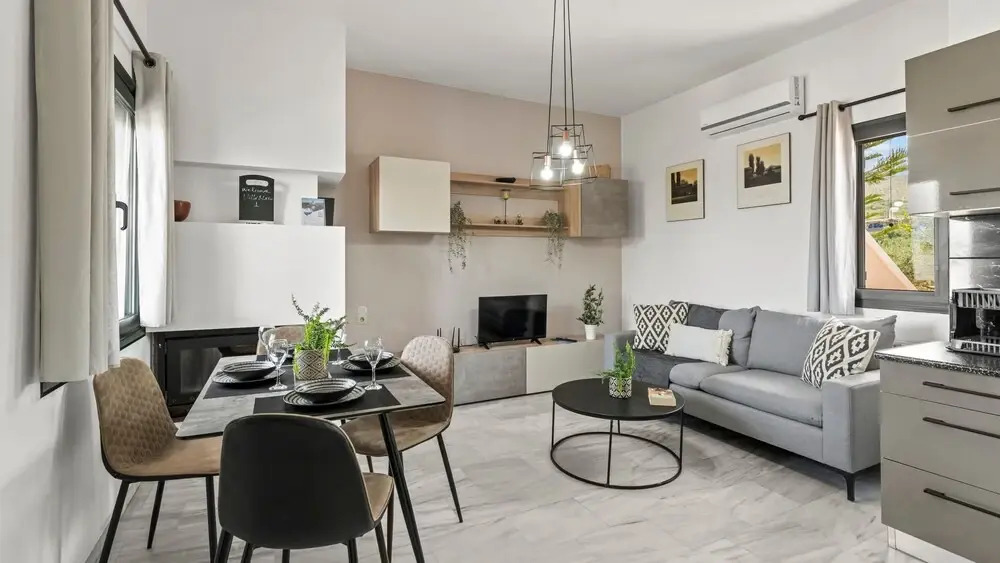 Seaside Gem near Heraklion, Villa Maros Getaway