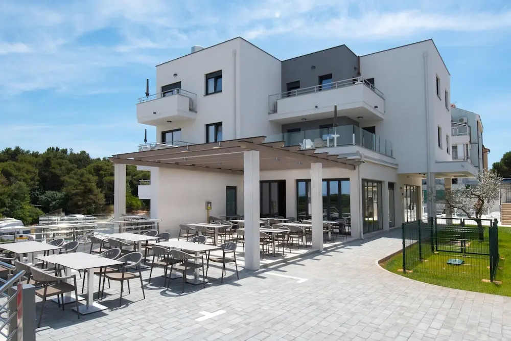 Aparthotel Punta Blu - POOL & SPA