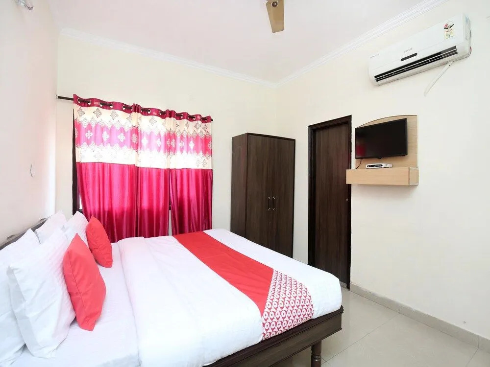 OYO 14621 Dream Residency