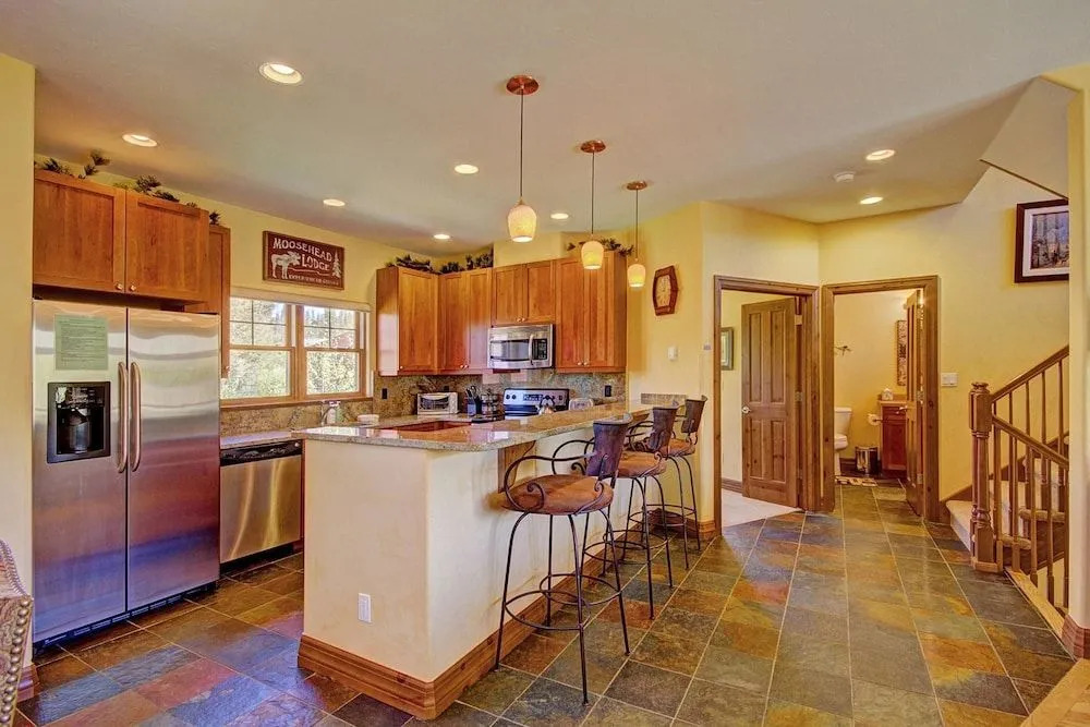 Highland Greens Linden 3 Br townhouse by RedAwning