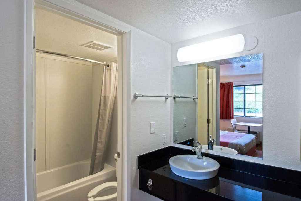 Motel 6-Redding, CA - South
