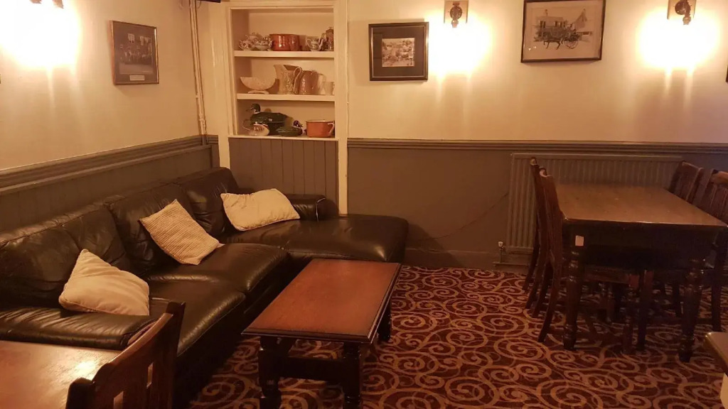 The Antelope at Upavon