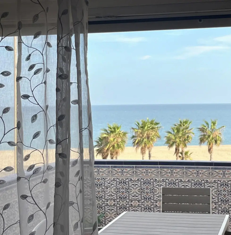 Two Bedroom Apartment on Front Line Of The Beach