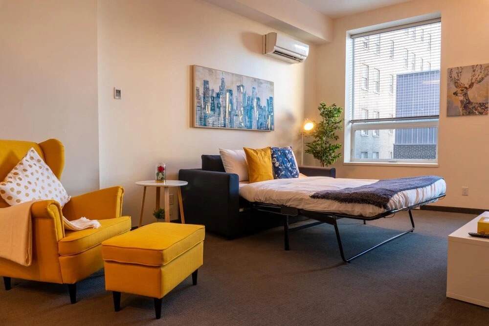Comfy DT Loft w Parking Rooftop Patio BBQ Gym