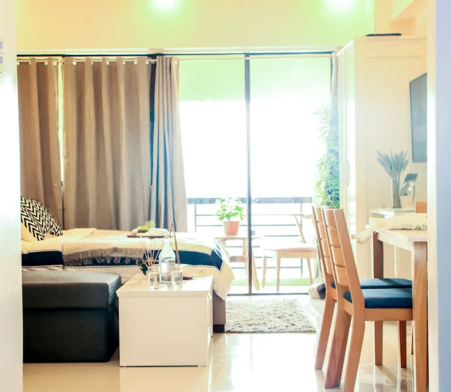 Greenbelt w/balcony Park view. Service.Location