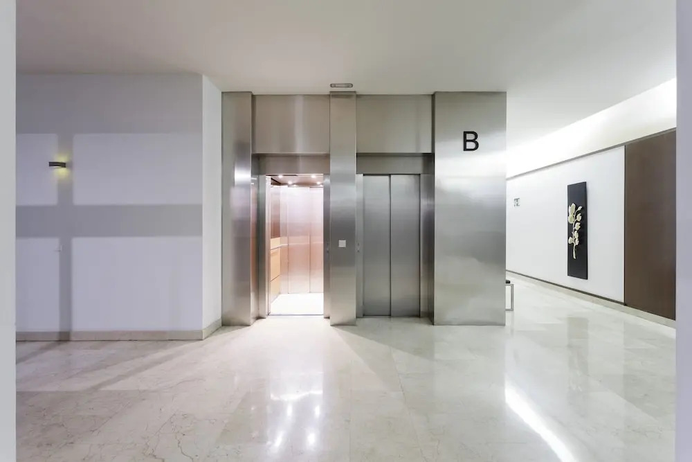 Ayala Apartment by FlatSweetHome