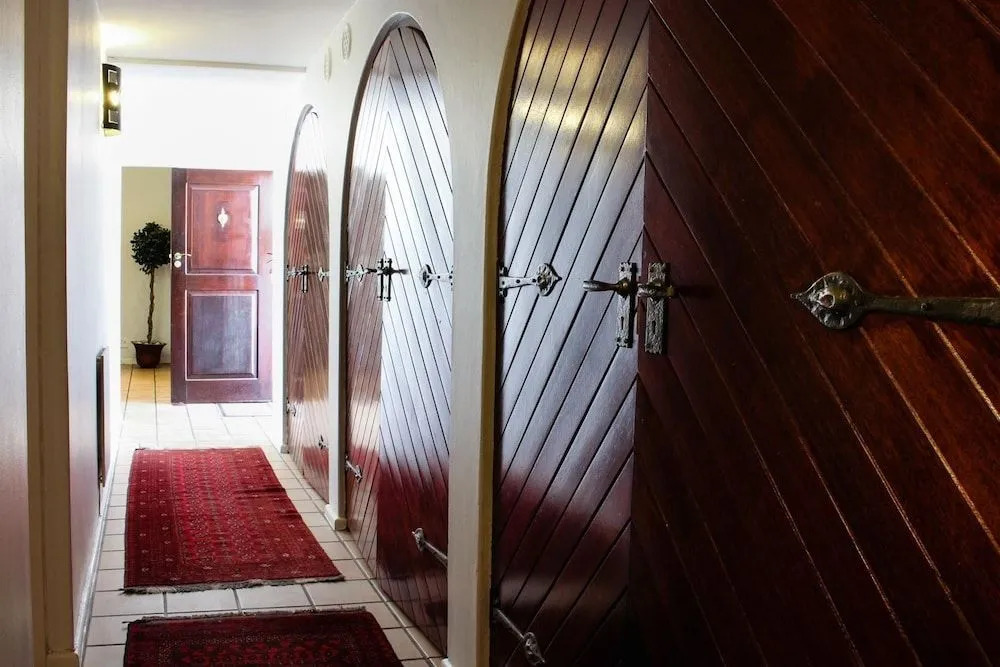 Cape Village Lodge