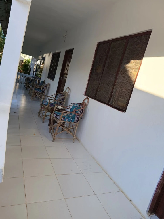 Zanzi beach hotel