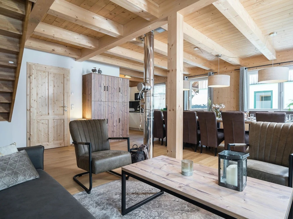 Cozy Holiday Home in Salzburg With Mountain View