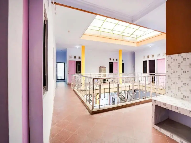 Spot On 91626 Rr Kost Putri Syariah