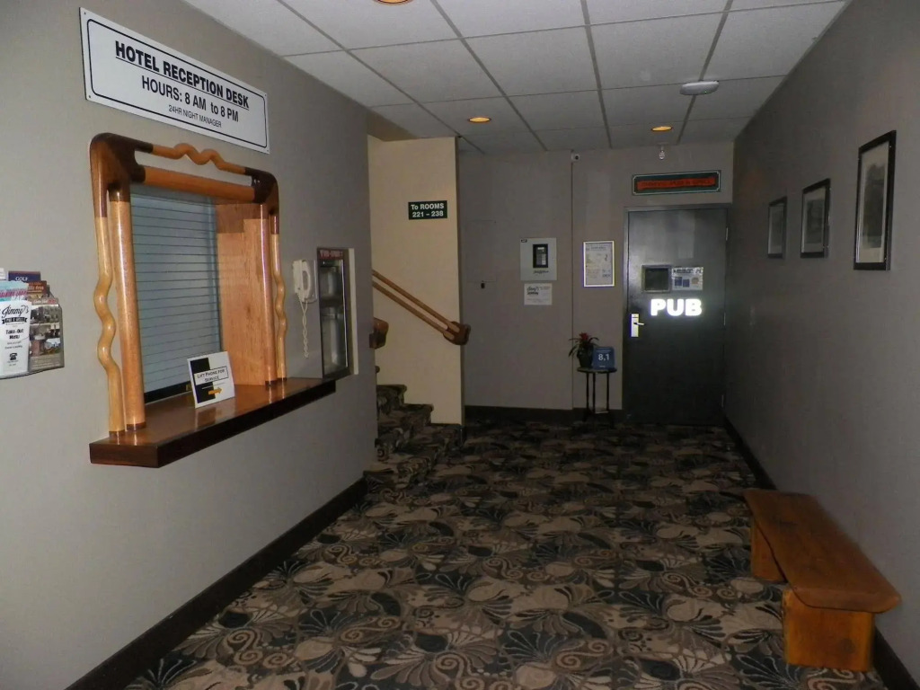 Creston Hotel