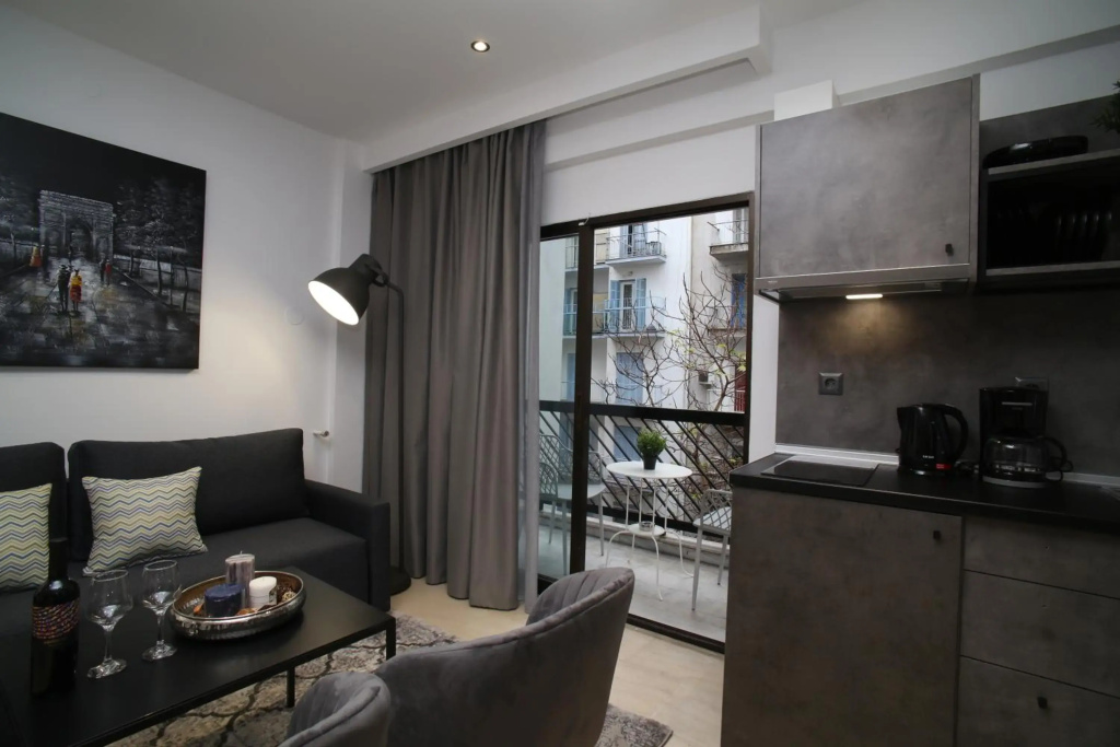 ZH Luxury Suites
