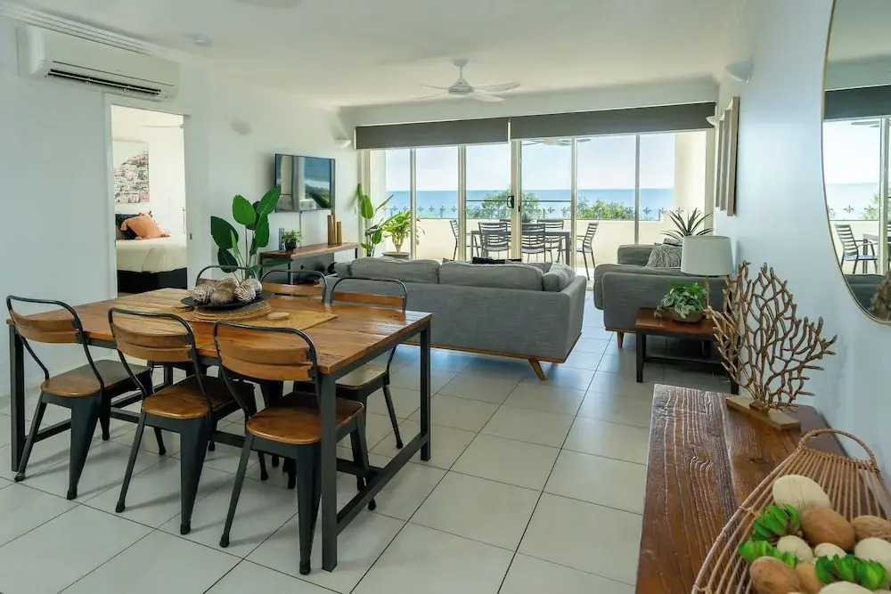 Waters Edge Apartment Cairns