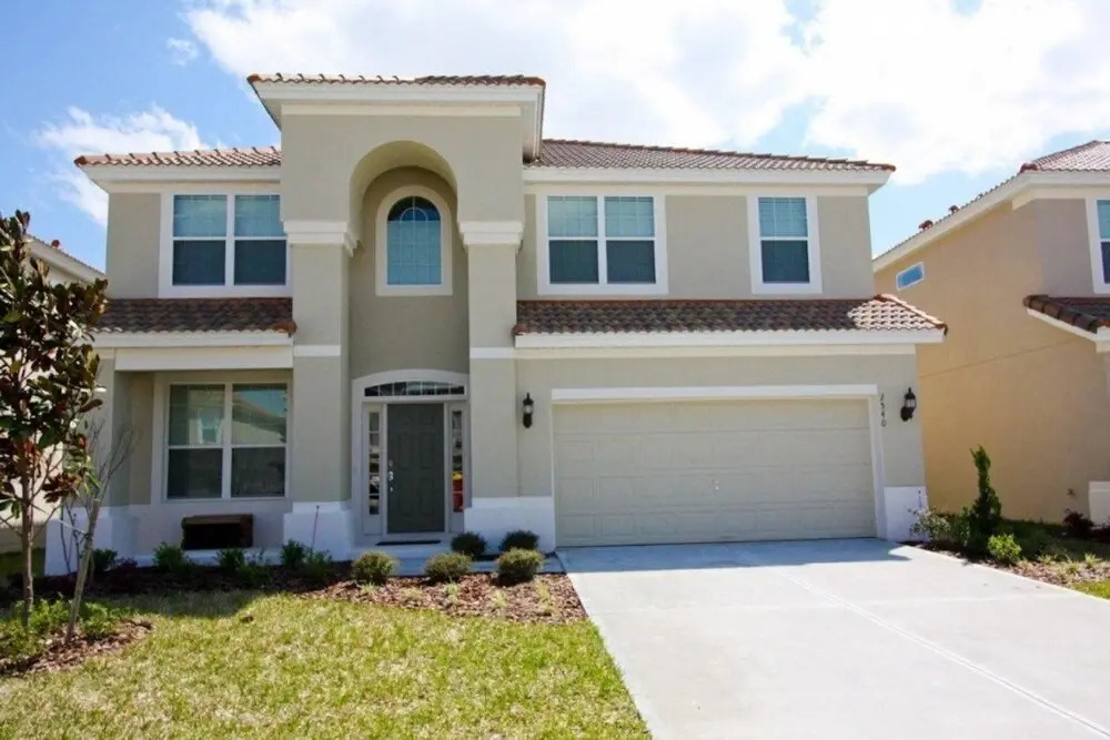 Stunning 6 Bedroom 4 Bath Villa with Private South Facing Pool